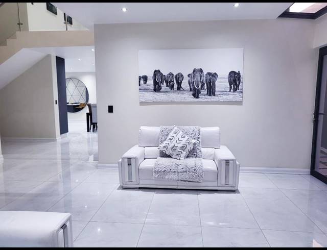 5 BEDROOM HOUSE FOR SALE IN GLEN MARAIS